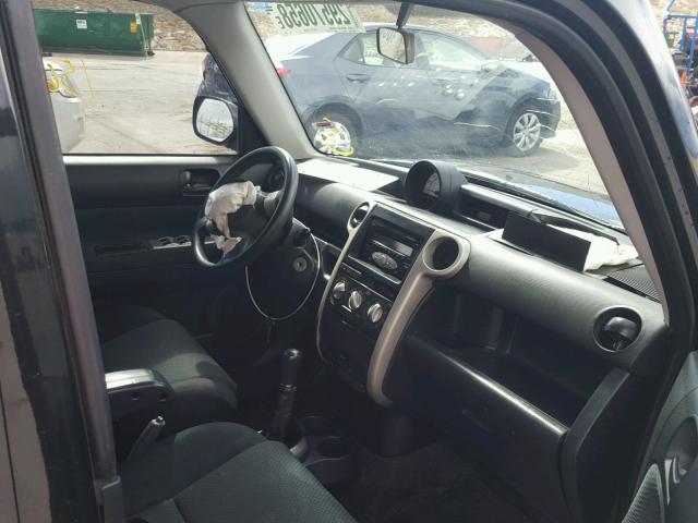 JTLKT334864111028 - 2006 TOYOTA SCION XB შავი ფოტო 5