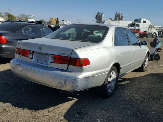 JT2BG22K010569780 - 2001 TOYOTA CAMRY CE SILVER photo 4