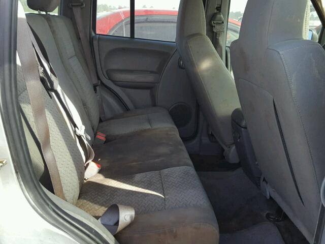 1J4GK38K95W683198 - 2005 JEEP LIBERTY RE GRAY photo 6