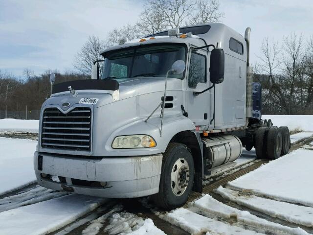 1M1AK07Y87N021007 - 2007 MACK 600 CXN600 GRAY photo 2