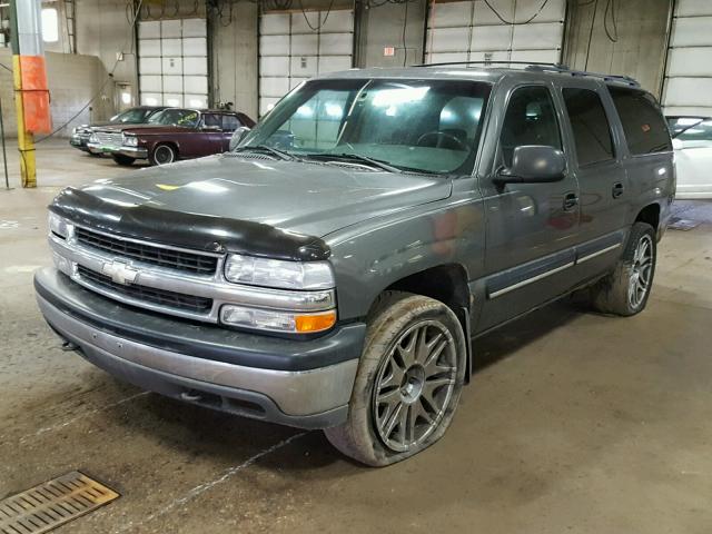 1GNFK16T21J304347 - 2001 CHEVROLET SUBURBAN K GRAY photo 2