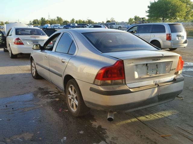 YV1RS61R022193446 - 2002 VOLVO S60 SILVER photo 3