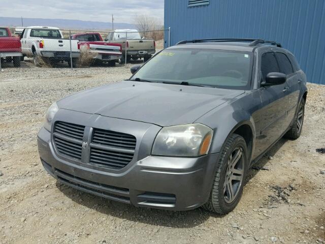 2D4FV48V75H518308 - 2005 DODGE MAGNUM SXT GRAY photo 2