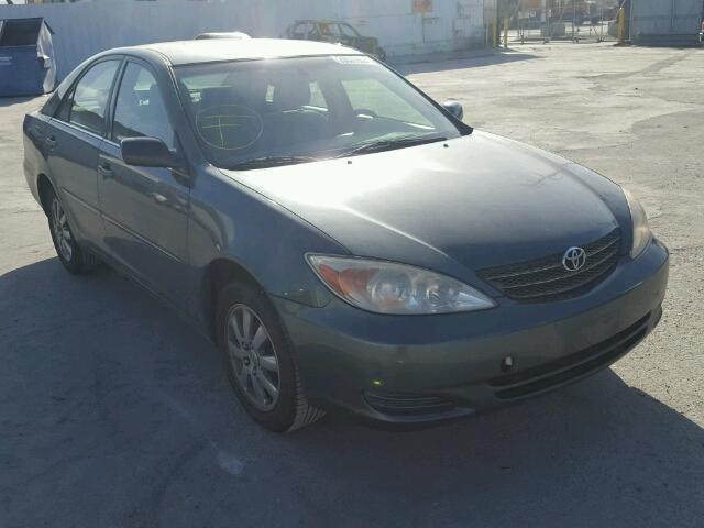 JTDBE30K320051024 - 2002 TOYOTA CAMRY LE GREEN photo 1