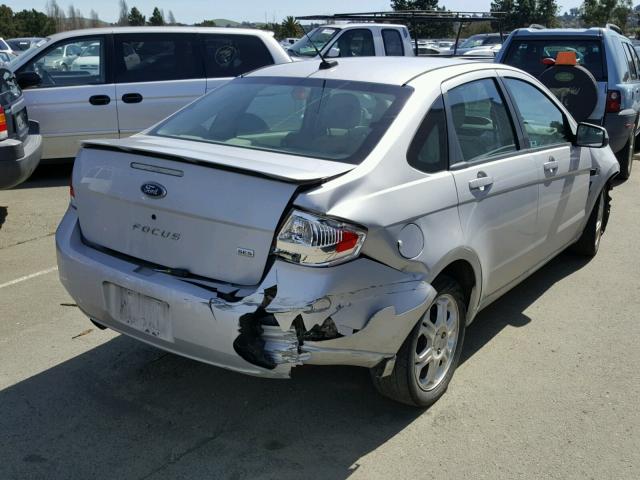 1FAHP35N08W238174 - 2008 FORD FOCUS SE SILVER photo 4