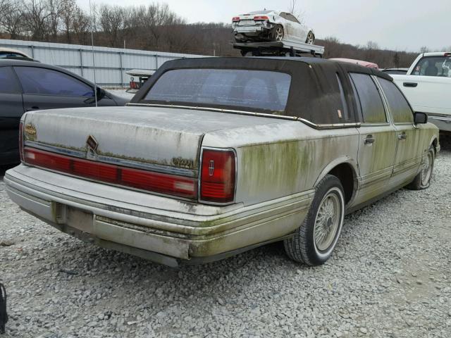 1LNLM81W7NY707054 - 1992 LINCOLN TOWN CAR E SILVER photo 4