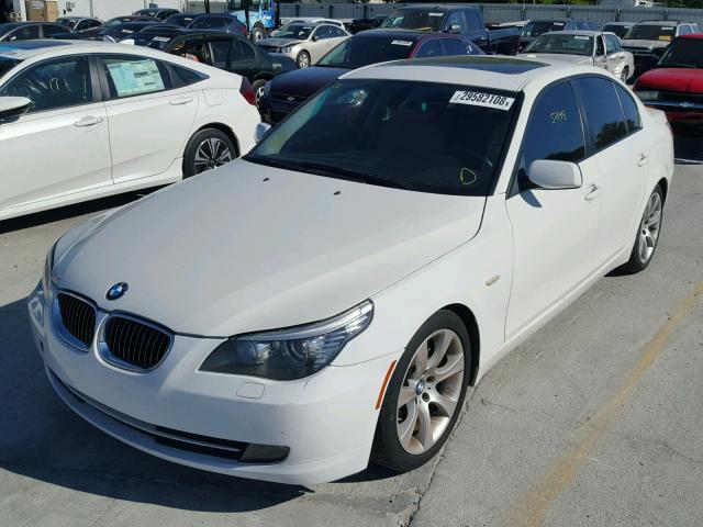 WBANW13559C161440 - 2009 BMW 535 I WHITE photo 2