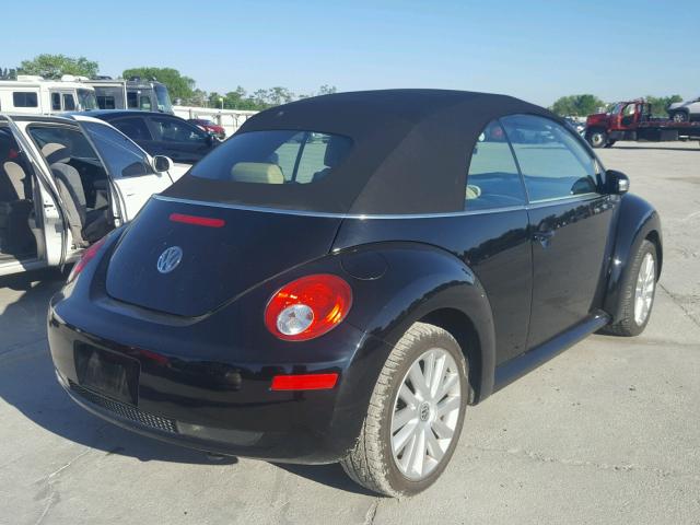 3VWRF31Y18M413417 - 2008 VOLKSWAGEN NEW BEETLE შავი ფოტო 4