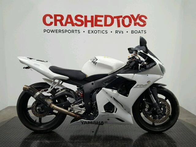 JYARJ06E35A021218 - 2005 YAMAHA YZFR6 L WHITE photo 1