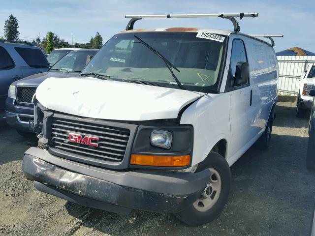 1GTGG25V471134704 - 2007 GMC SAVANA G25 WHITE photo 2