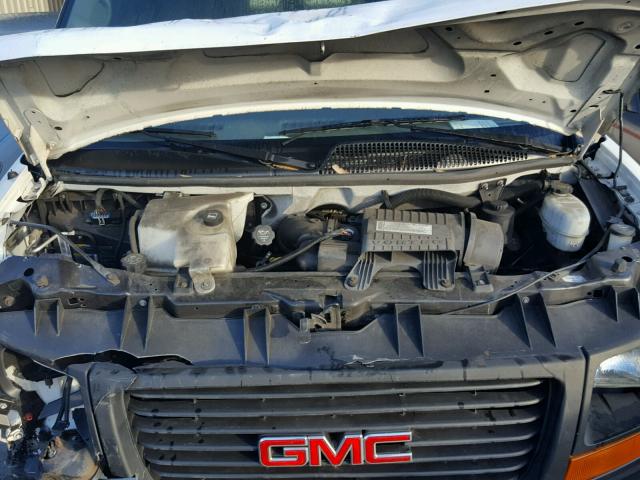 1GTGG25V471134704 - 2007 GMC SAVANA G25 WHITE photo 7