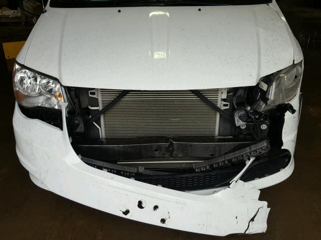 2C4RDGBGXFR748770 - 2015 DODGE GRAND CARA WHITE photo 9