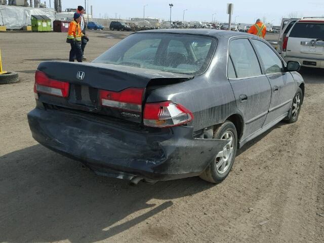 1HGCG56772A815739 - 2002 HONDA ACCORD SE BLACK photo 4