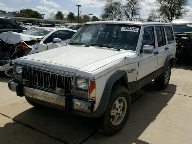 1J4FJ58LXLL220925 - 1990 JEEP CHEROKEE WHITE photo 2