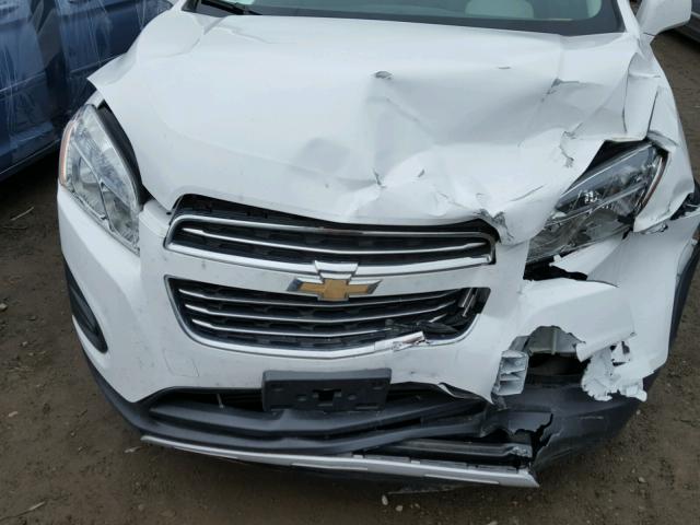 3GNCJRSB7FL236547 - 2015 CHEVROLET TRAX 1LT WHITE photo 9