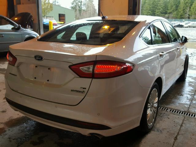 3FA6P0LU2ER178204 - 2014 FORD FUSION SE WHITE photo 4