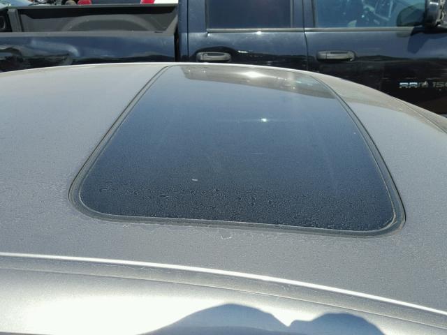 JH4KB16505C018840 - 2005 ACURA RL TAN photo 9