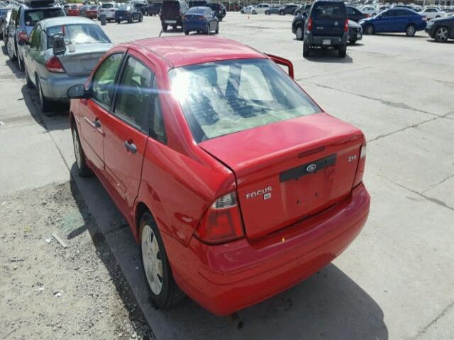 1FAHP34NX6W177155 - 2006 FORD FOCUS ZX4 RED photo 3