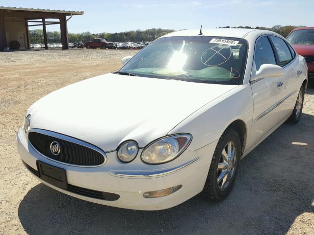 2G4WD532451233900 - 2005 BUICK LACROSSE C WHITE photo 2