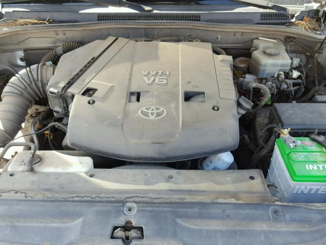 JTEZU14R040020938 - 2004 TOYOTA 4RUNNER SR SILVER photo 7