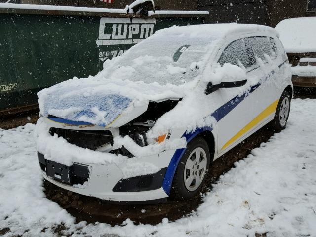 1G1JA6SH6G4156465 - 2016 CHEVROLET SONIC LS 白色 照片 2