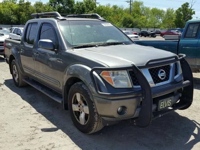 1N6AD07U75C426532 - 2005 NISSAN FRONTIER C GRAY photo 1