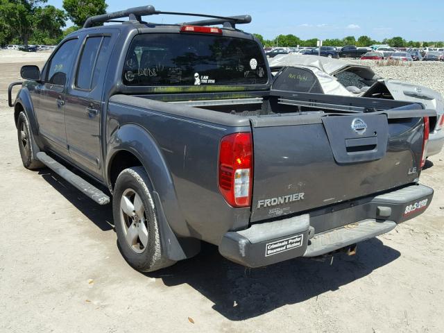 1N6AD07U75C426532 - 2005 NISSAN FRONTIER C GRAY photo 3