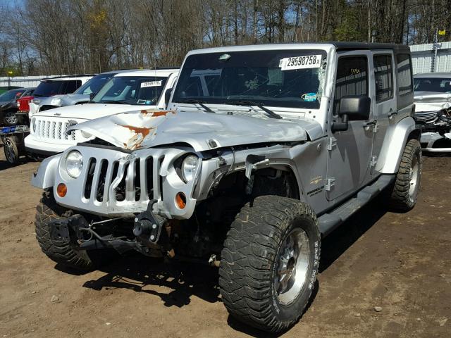 1C4BJWEG8CL253391 - 2012 JEEP WRANGLER U SILVER photo 2