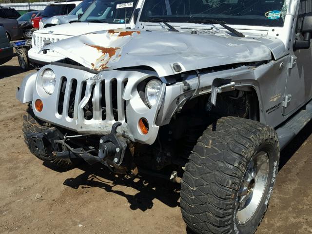 1C4BJWEG8CL253391 - 2012 JEEP WRANGLER U SILVER photo 9