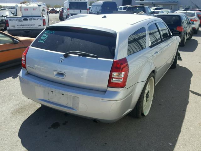 2D4FV47T36H172484 - 2006 DODGE MAGNUM SE SILVER photo 4