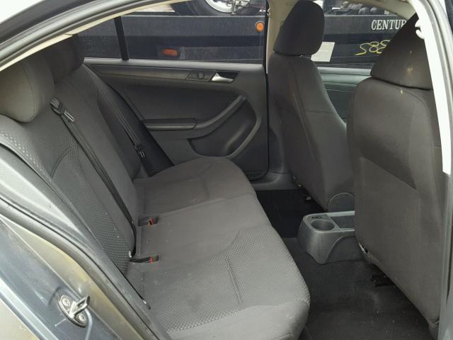 3VW2K7AJ6DM379962 - 2013 VOLKSWAGEN JETTA BASE 灰色 照片 6