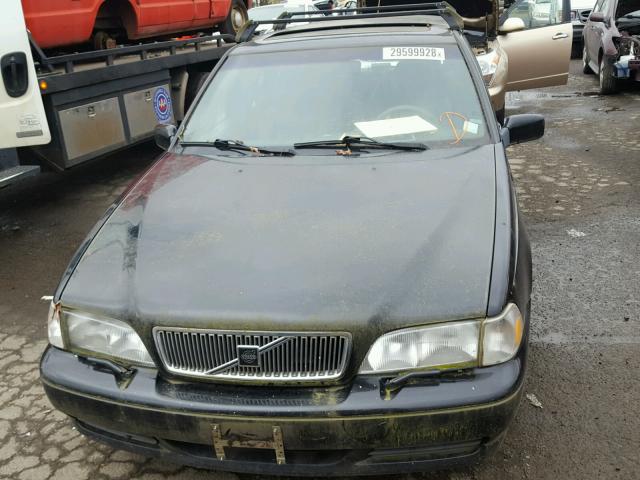 YV1LW564XW2436963 - 1998 VOLVO V70 GLT/AW BLACK photo 9