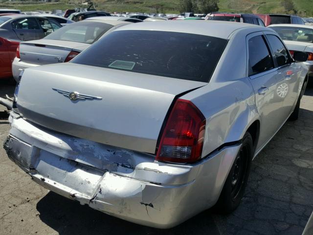 2C3KA43R47H640312 - 2007 CHRYSLER 300 SILVER photo 4