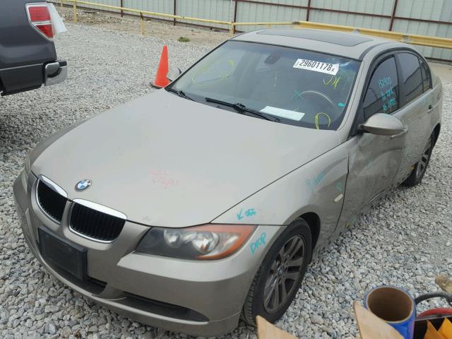 WBAVA33527KX82017 - 2007 BMW 328 I GRAY photo 2