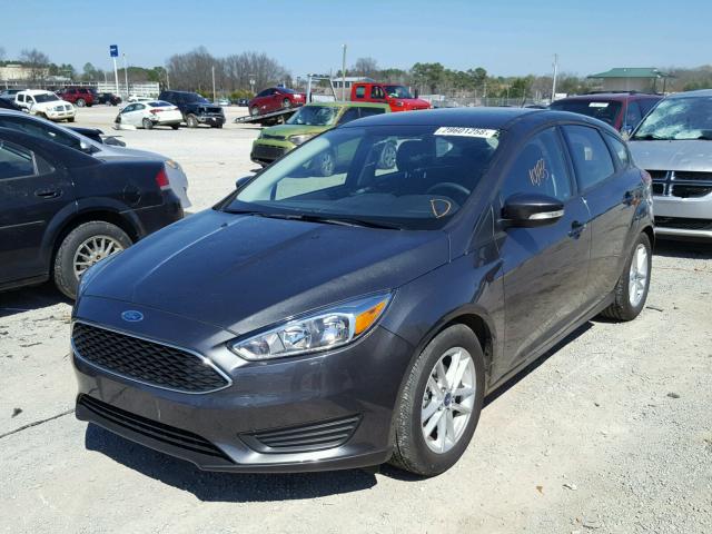 1FADP3K20GL355410 - 2016 FORD FOCUS SE GRAY photo 2