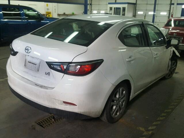 3MYDLBZV7GY141524 - 2016 TOYOTA SCION IA WHITE photo 4