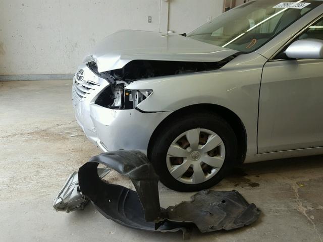 4T1BE46K27U585026 - 2007 TOYOTA CAMRY LE A SILVER photo 9