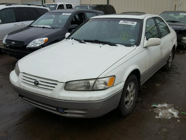 4T1BG22K9XU439582 - 1999 TOYOTA CAMRY CE WHITE photo 2