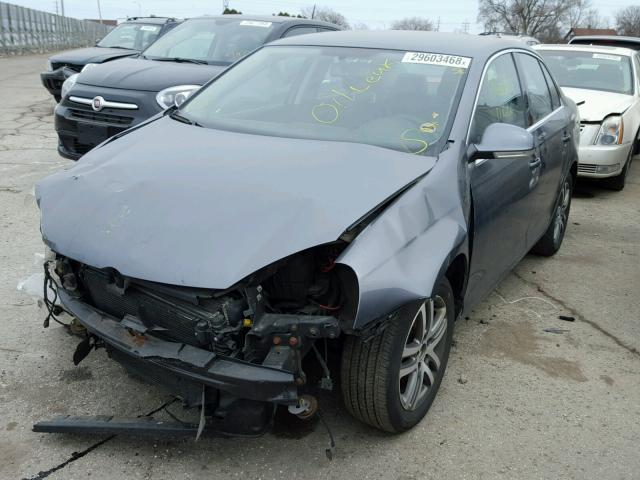 3VWRT71K86M844782 - 2006 VOLKSWAGEN JETTA TDI GRAY photo 2