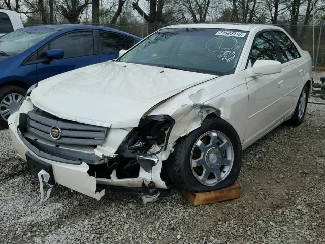 1G6DM577040181938 - 2004 CADILLAC CTS WHITE photo 2