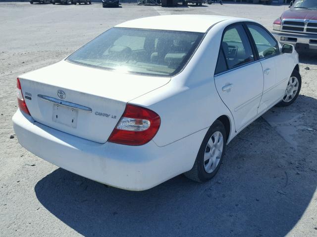 4T1BE32K23U256319 - 2003 TOYOTA CAMRY LE WHITE photo 4