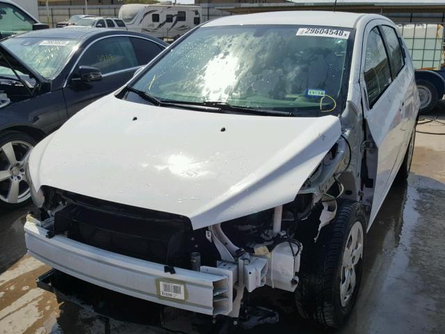 1G1JA6SH1G4112678 - 2016 CHEVROLET SONIC LS WHITE photo 2