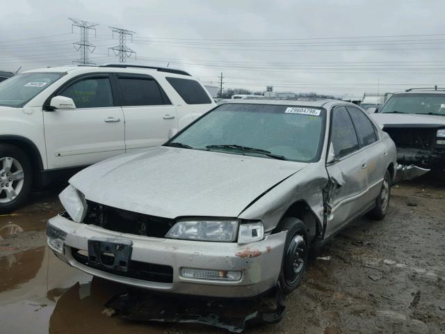 1HGCD5609VA045818 - 1997 HONDA ACCORD SE SILVER photo 2