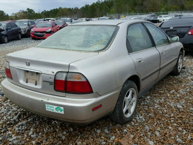 1HGCD5635TA033298 - 1996 HONDA ACCORD LX SILVER photo 4