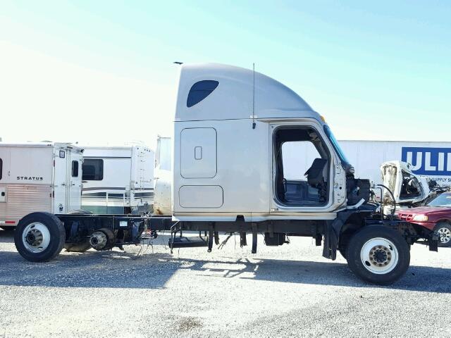 3AKJGLDRXDSBV3662 - 2013 FREIGHTLINER CASCADIA 1 SILVER photo 9