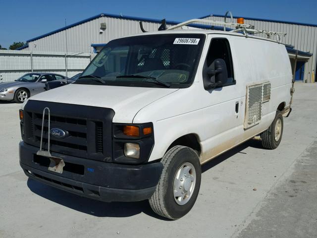 1FTSE34L18DA28720 - 2008 FORD ECONOLINE WHITE photo 2