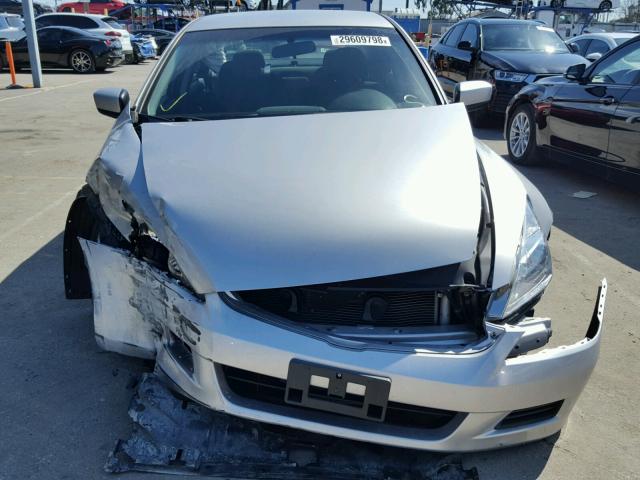 1HGCM56397A078184 - 2007 HONDA ACCORD SE SILVER photo 9