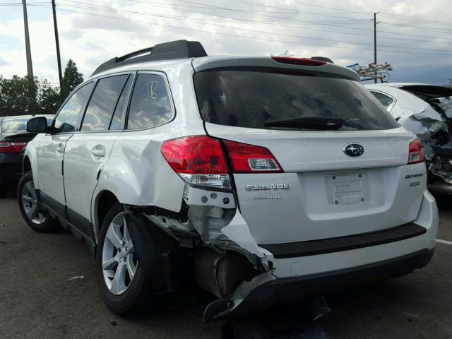 4S4BRBCC4D3285981 - 2013 SUBARU OUTBACK 2. WHITE photo 3