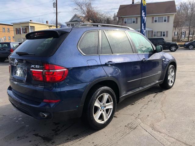 5UXZW0C55BL657762 - 2011 BMW X5 XDRIVE3 BLUE photo 4