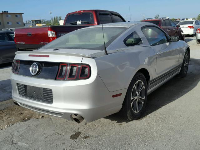 1ZVBP8AM5E5295110 - 2014 FORD MUSTANG SILVER photo 4